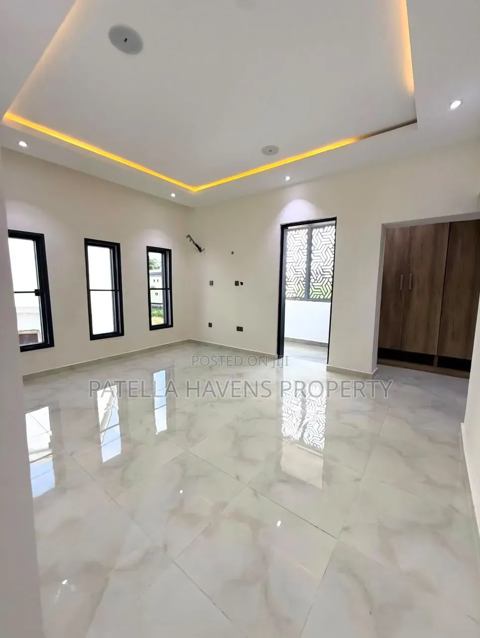 4bdrm Townhouse/Terrace in Guzape District for sale