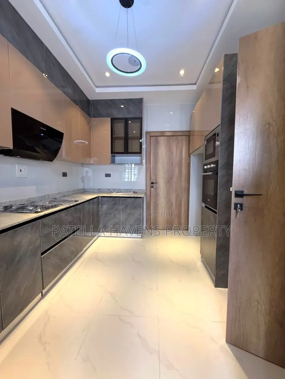 4bdrm Townhouse/Terrace in Guzape District for sale