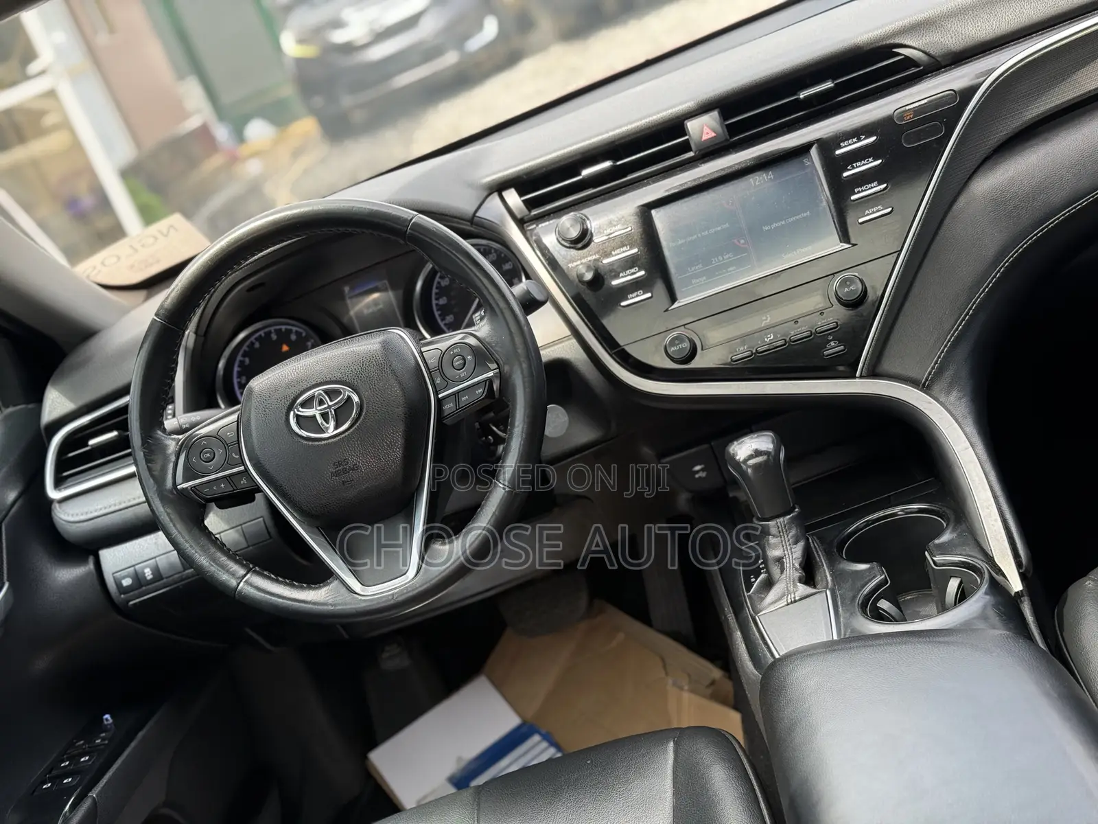 Toyota Camry SE FWD (2.5L 4cyl 8AM) 2018 Red