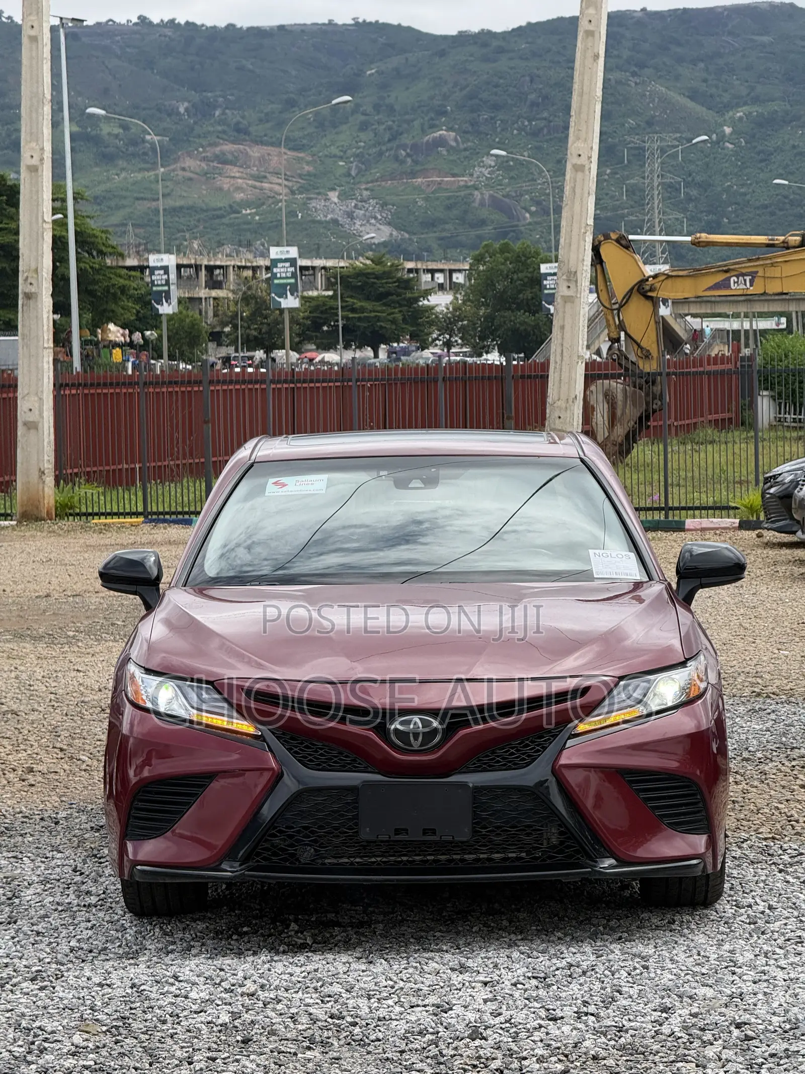 Toyota Camry SE FWD (2.5L 4cyl 8AM) 2018 Red