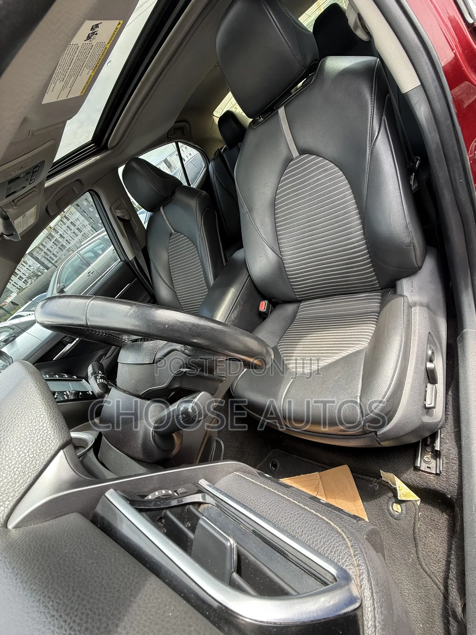 Toyota Camry SE FWD (2.5L 4cyl 8AM) 2018 Red