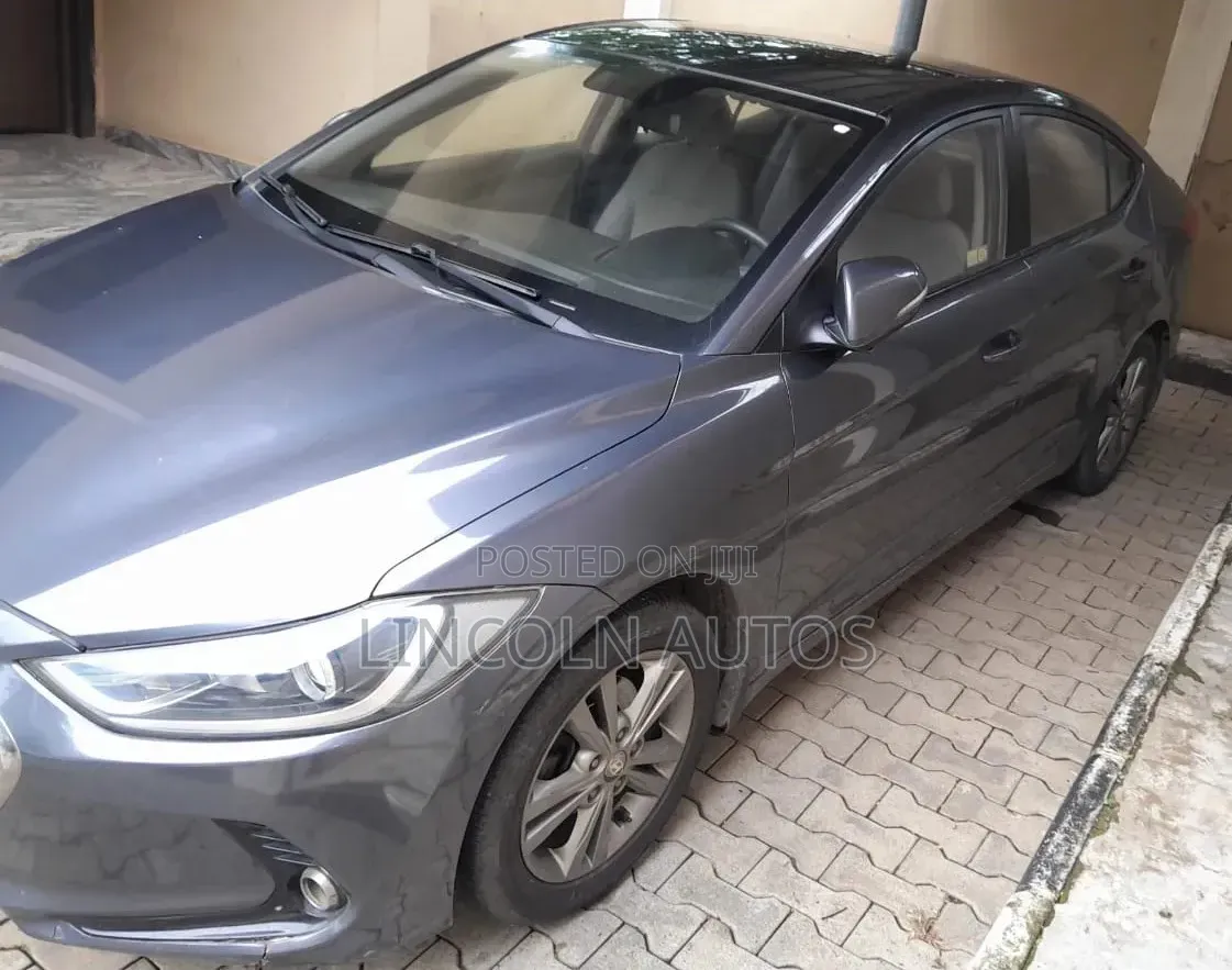 Hyundai Elantra Limited Sedan FWD (2.0L 4cyl 6A) 2017 Gray