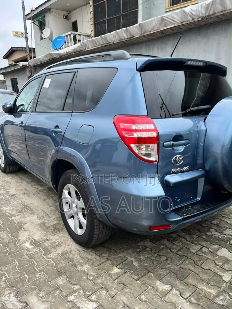 Toyota RAV4 2010 Blue