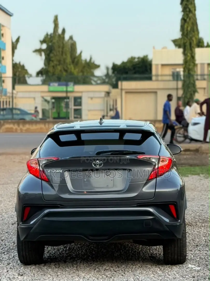 Toyota C-HR 2019 Gray