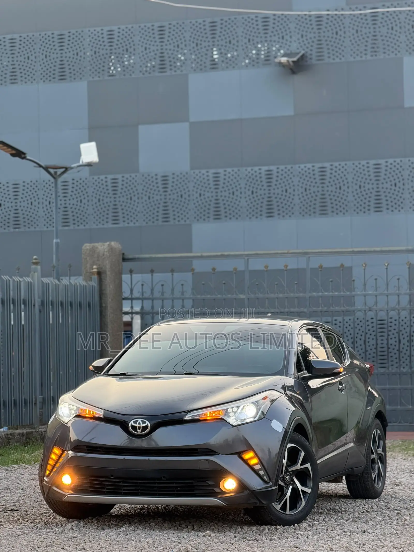 Toyota C-HR 2019 Gray