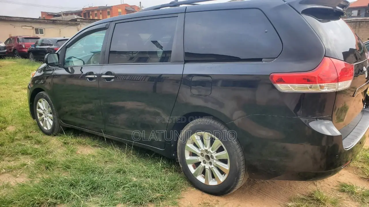Toyota Sienna Limited 7 Passenger 2012 Black