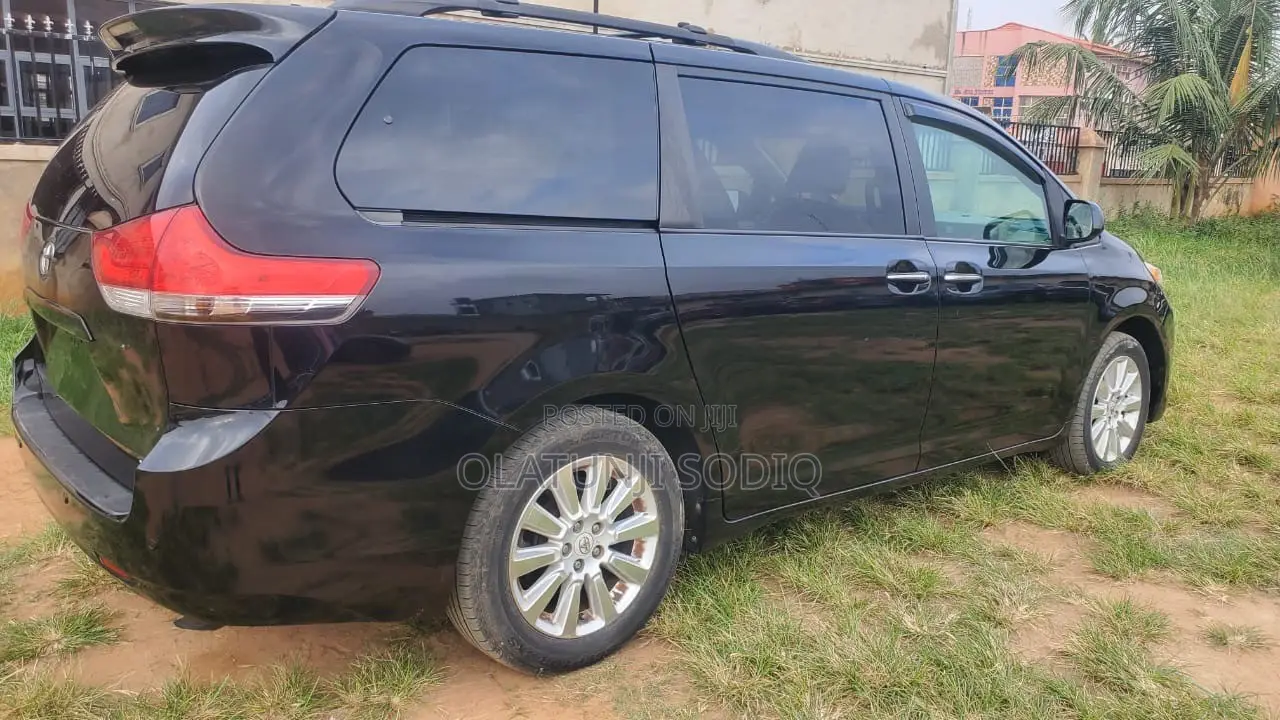 Toyota Sienna Limited 7 Passenger 2012 Black