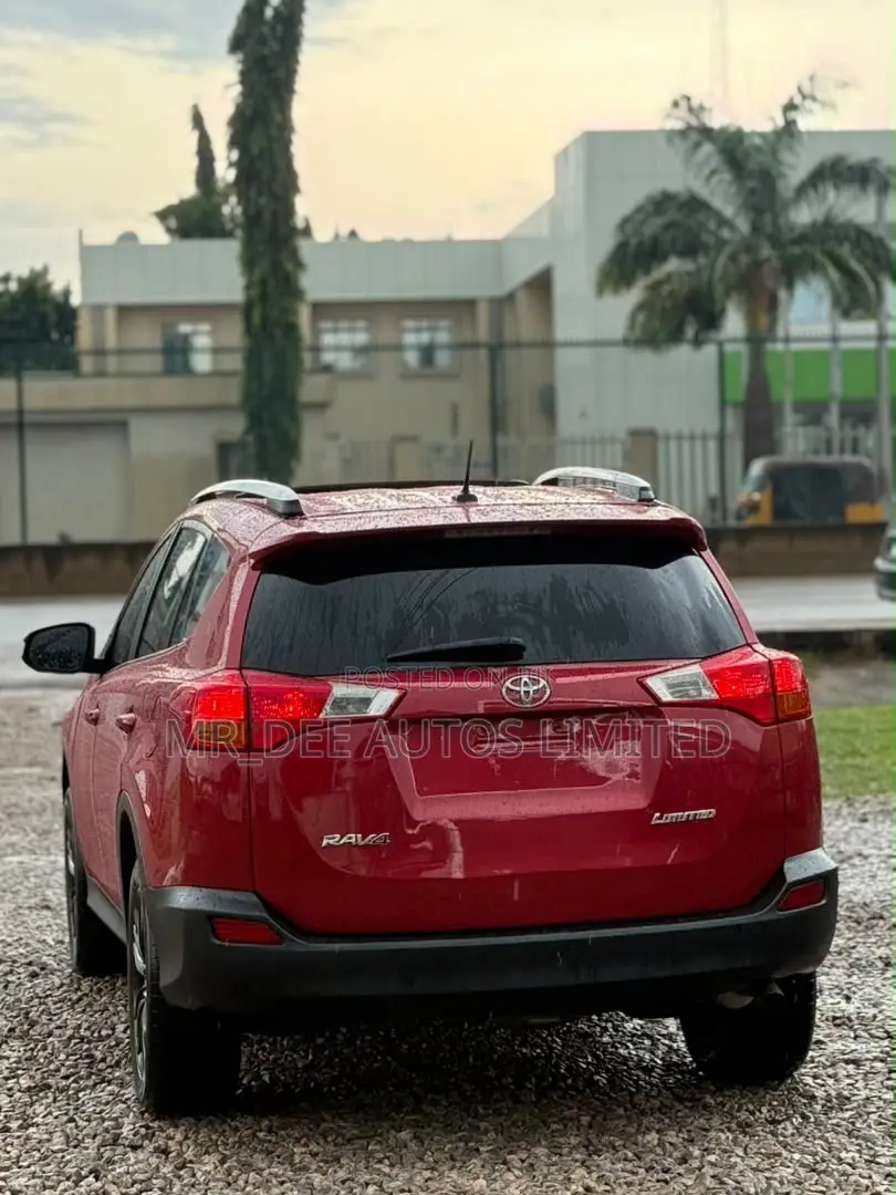 Toyota RAV4 2015 Red