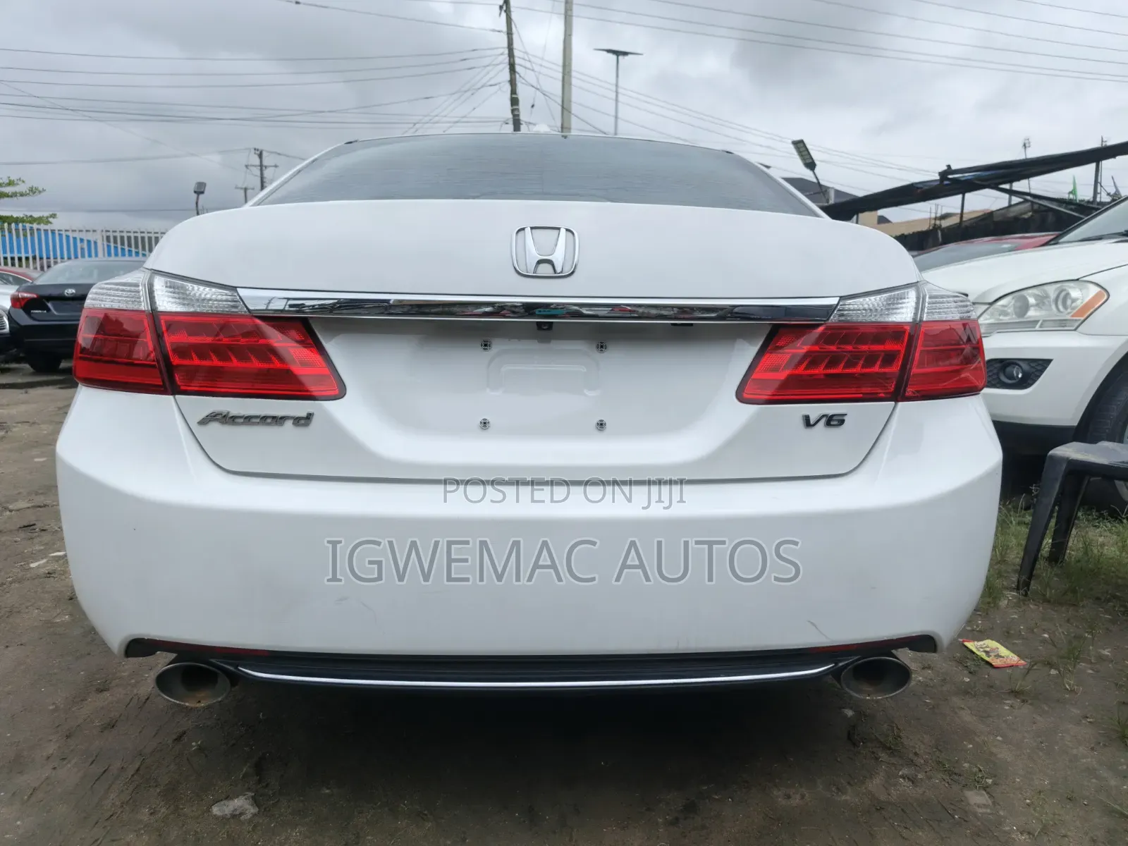 Honda Accord Touring 4dr Sedan FWD (3.5L 6cyl 6A) 2013 White