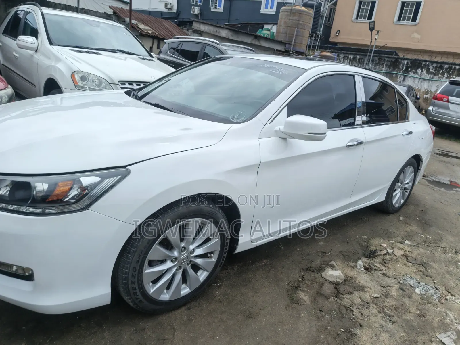 Honda Accord Touring 4dr Sedan FWD (3.5L 6cyl 6A) 2013 White