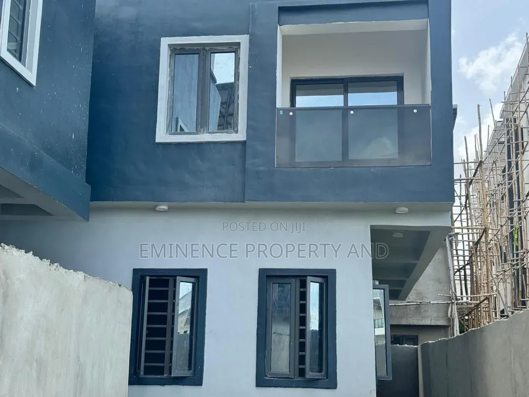 5bdrm Duplex in Chevron for rent