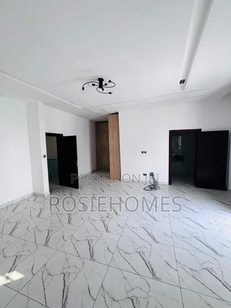 4bdrm Duplex in Orchid, Lekki Phase 1 for rent