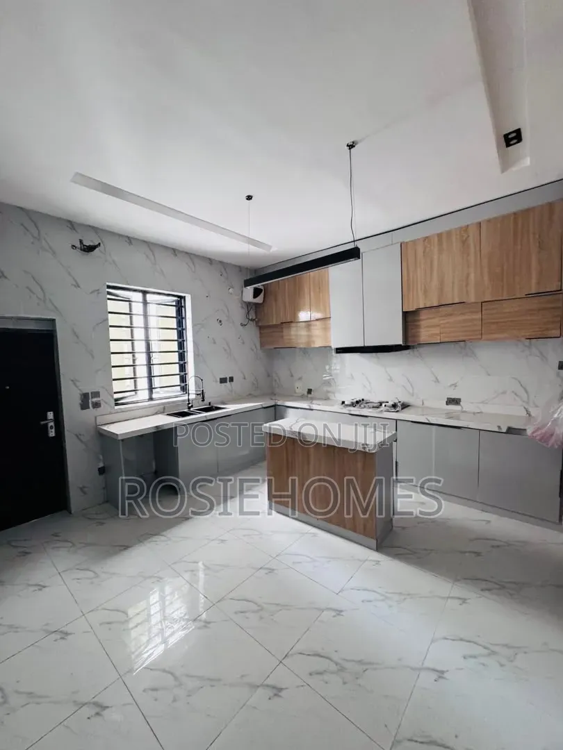 4bdrm Duplex in Orchid, Lekki Phase 1 for rent