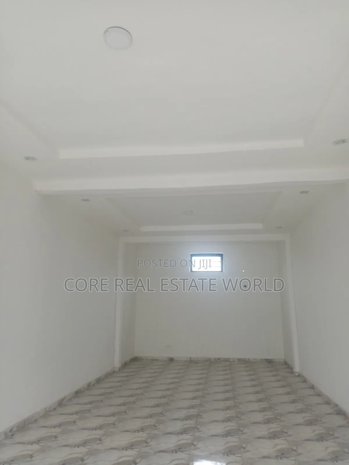 Rent Newly Spacious Shop Facing Express Directly in Sangotedo