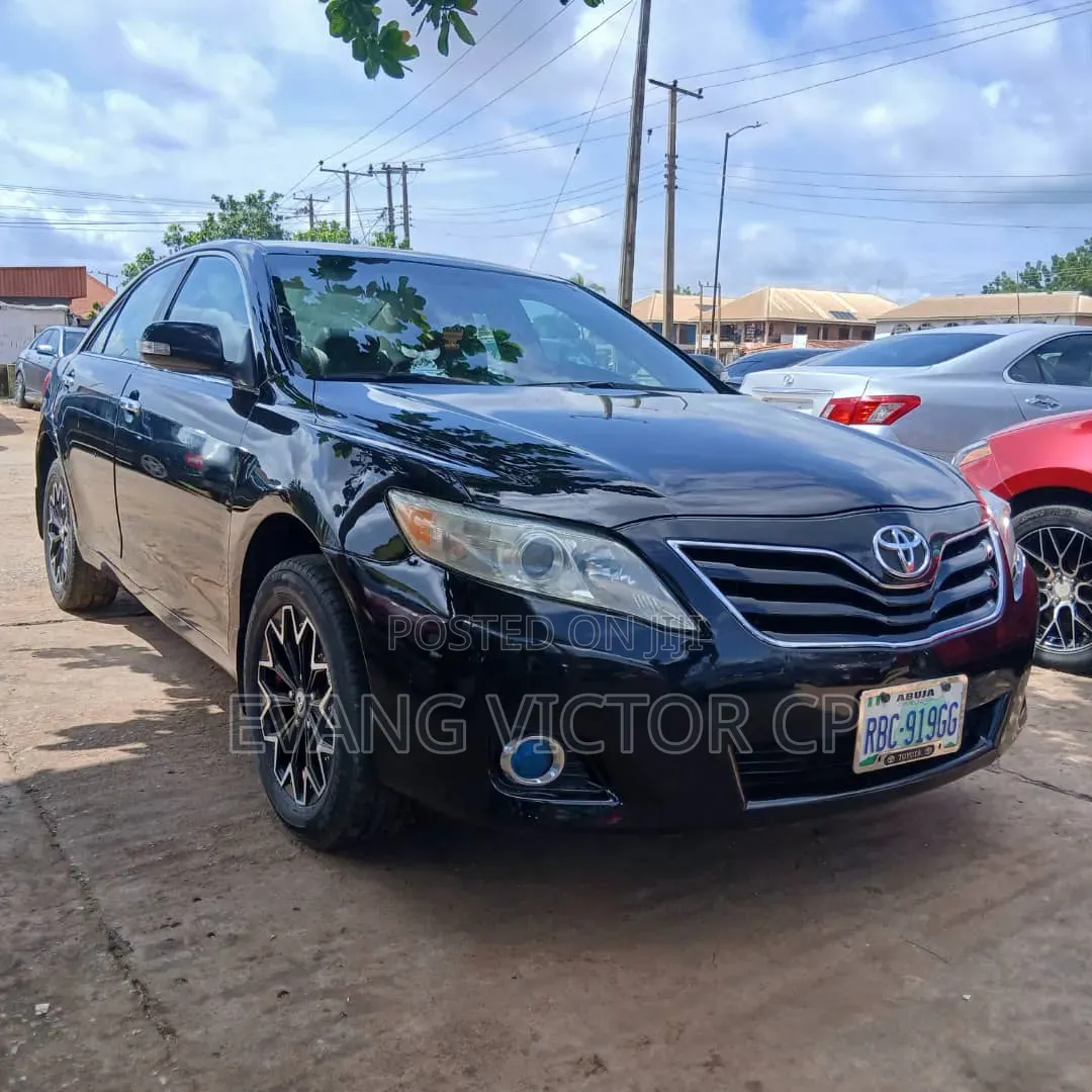 Toyota Camry LE 4dr Sedan (2.5L 4cyl 6AM) 2010 Black