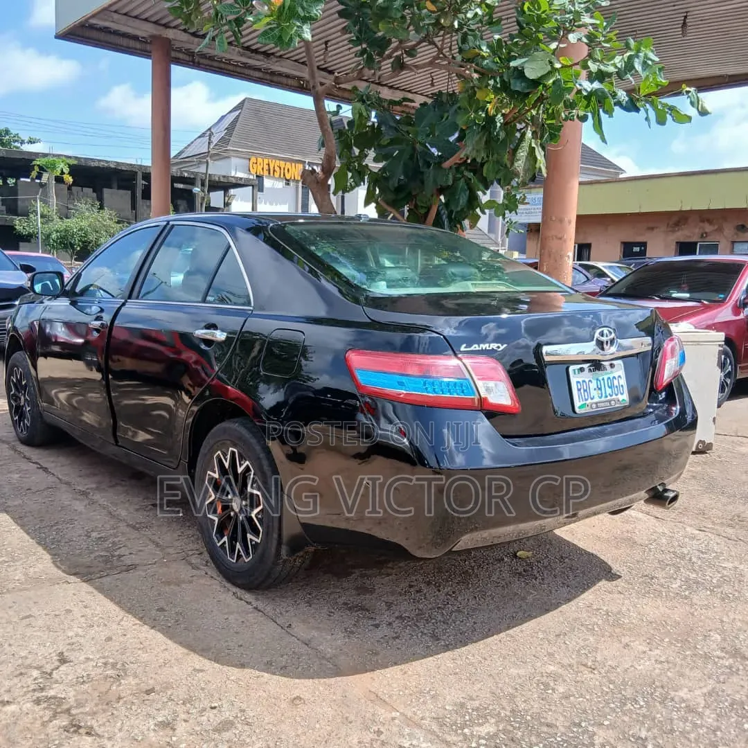 Toyota Camry LE 4dr Sedan (2.5L 4cyl 6AM) 2010 Black
