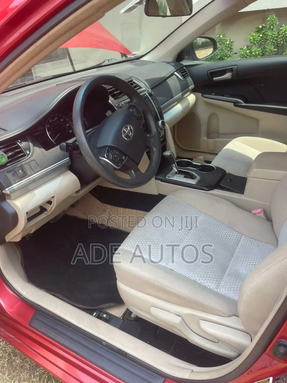Toyota Camry LE 4dr Sedan (2.5L 4cyl 6A) 2012 Red