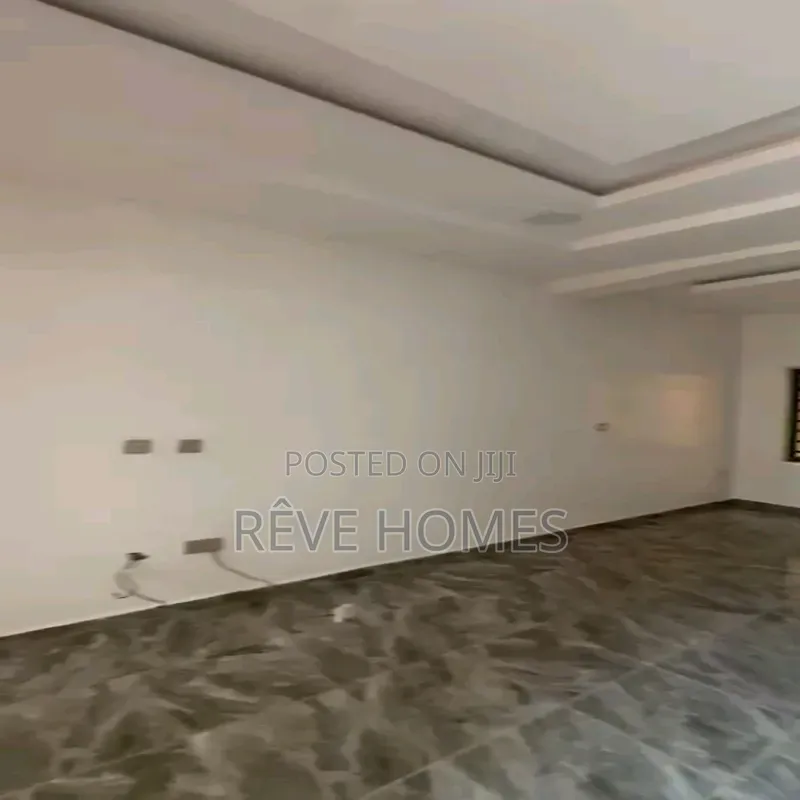 3bdrm Block of Flats in Akoka for rent