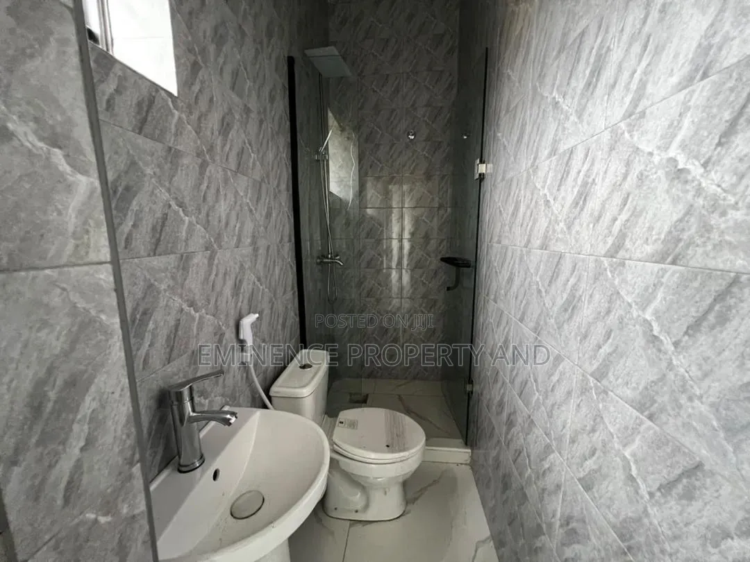 4bdrm Duplex in Thomas Estate for rent