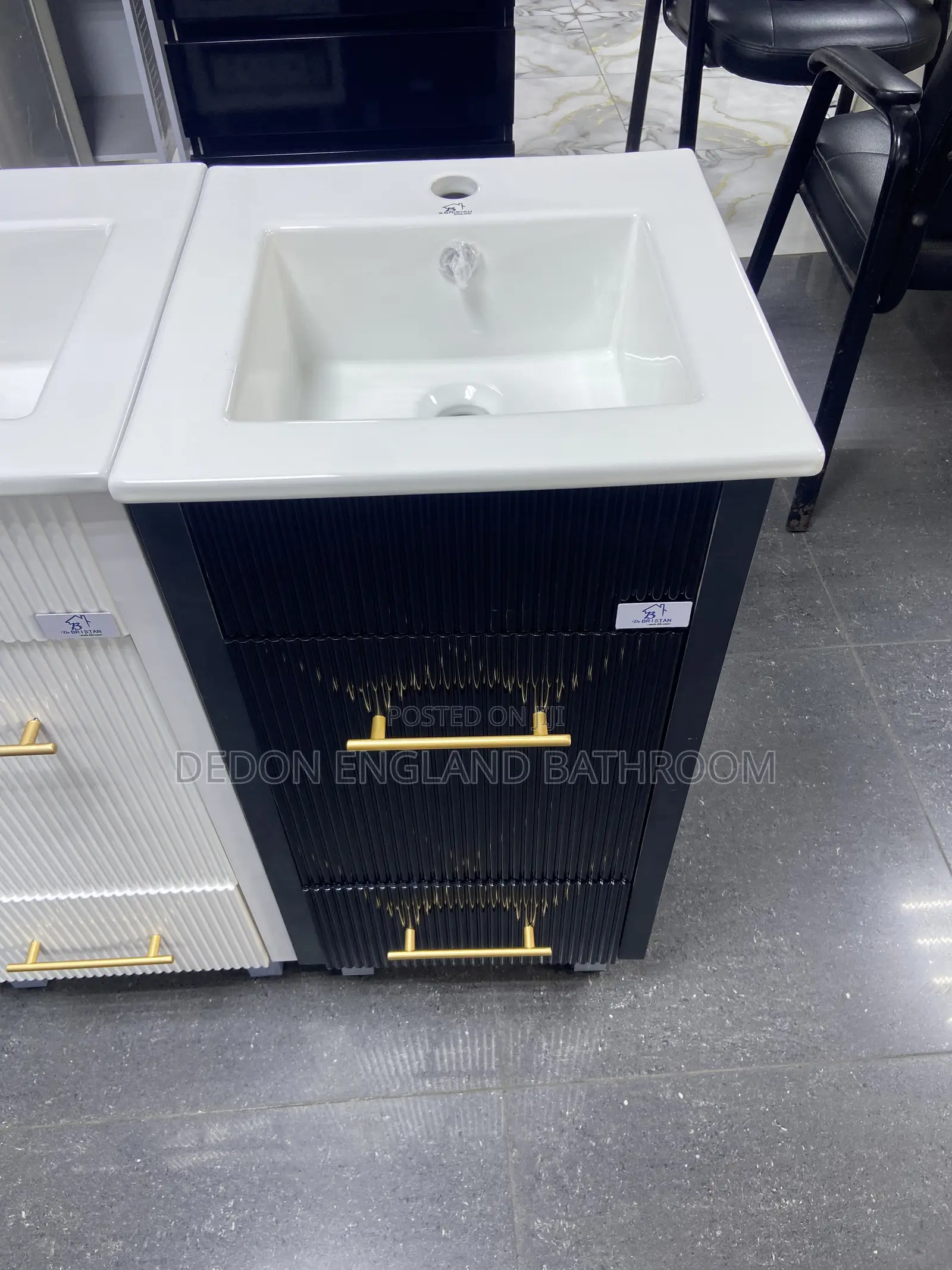 Premium 40cm Black Line Cabinet