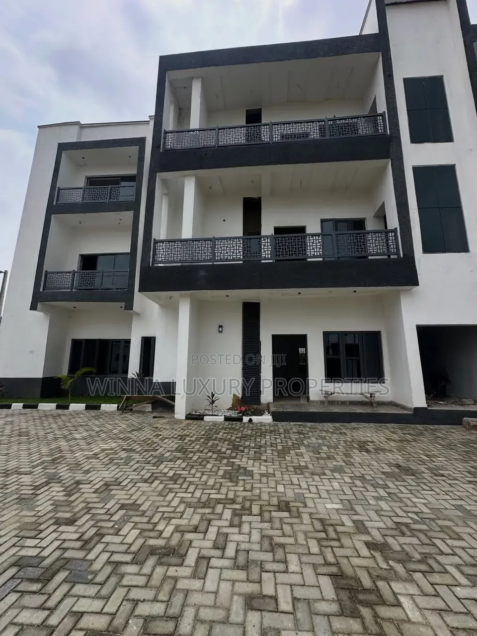 3bdrm Apartment in Wuye-Dakibiu for sale