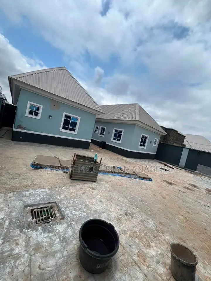 1bdrm Block of Flats in Water Intake Maigero, Kaduna / Kaduna State