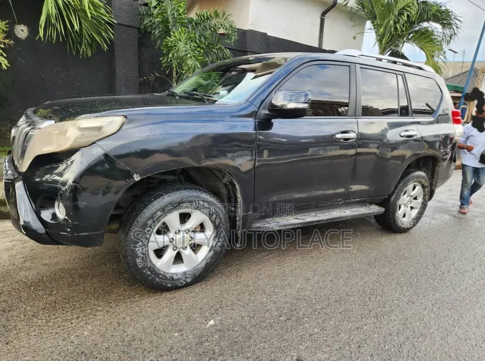 Toyota Land Cruiser Prado 2.7 i 2013 Black