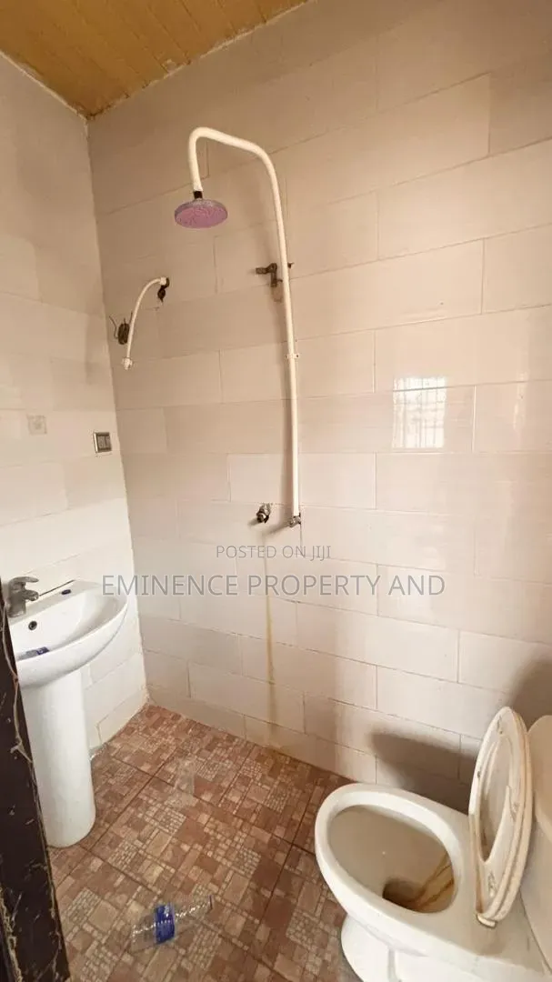 2bdrm Apartment in Ogombo for rent