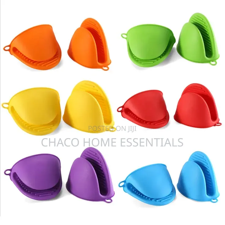 Pair of Heat Resistant Silicone Pot Holders / Mini Oven Mitts