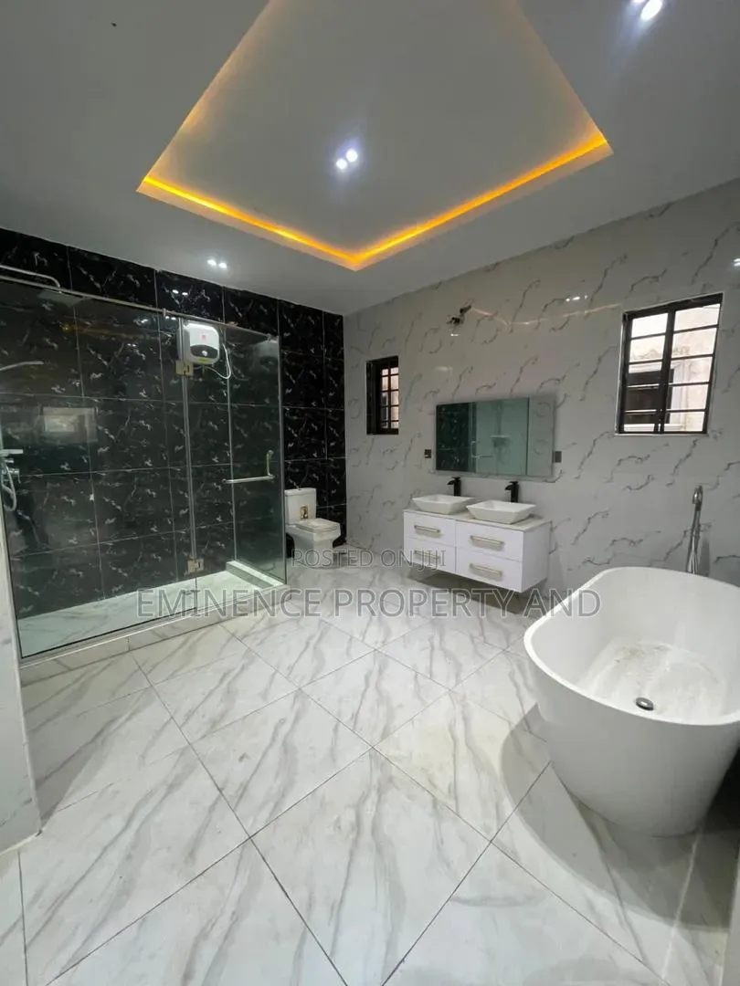 2bdrm Apartment in Chevron for rent