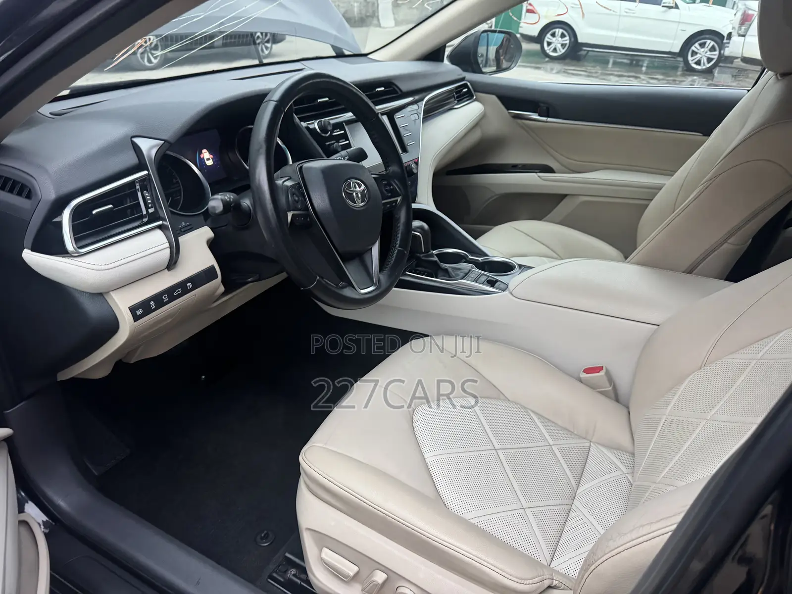 Toyota Camry XLE FWD (2.5L 4cyl 8AM) 2018 Black