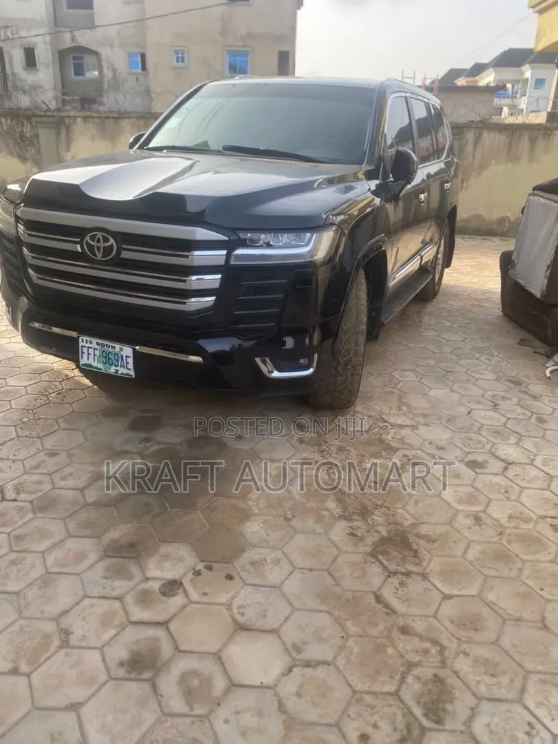 Toyota Land Cruiser 4.5 V8 VXR 2012 Black