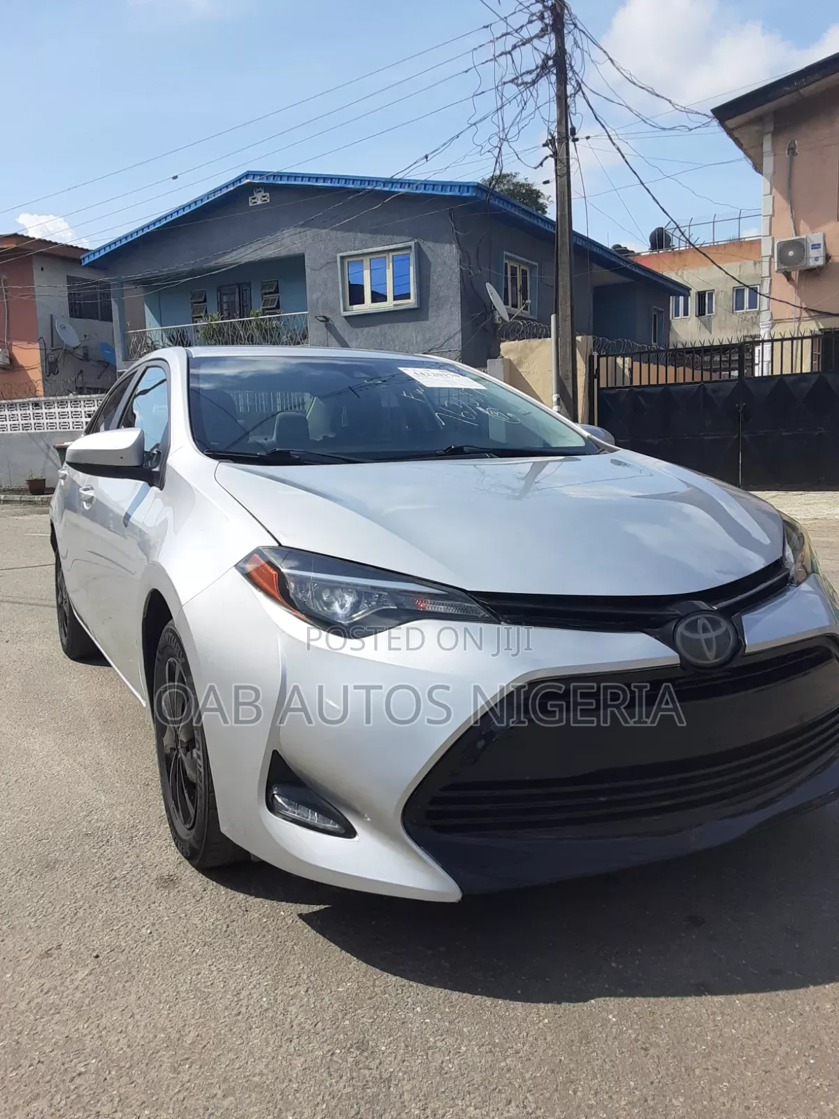 Toyota Corolla SE (1.8L 4cyl 2A) 2018 Silver
