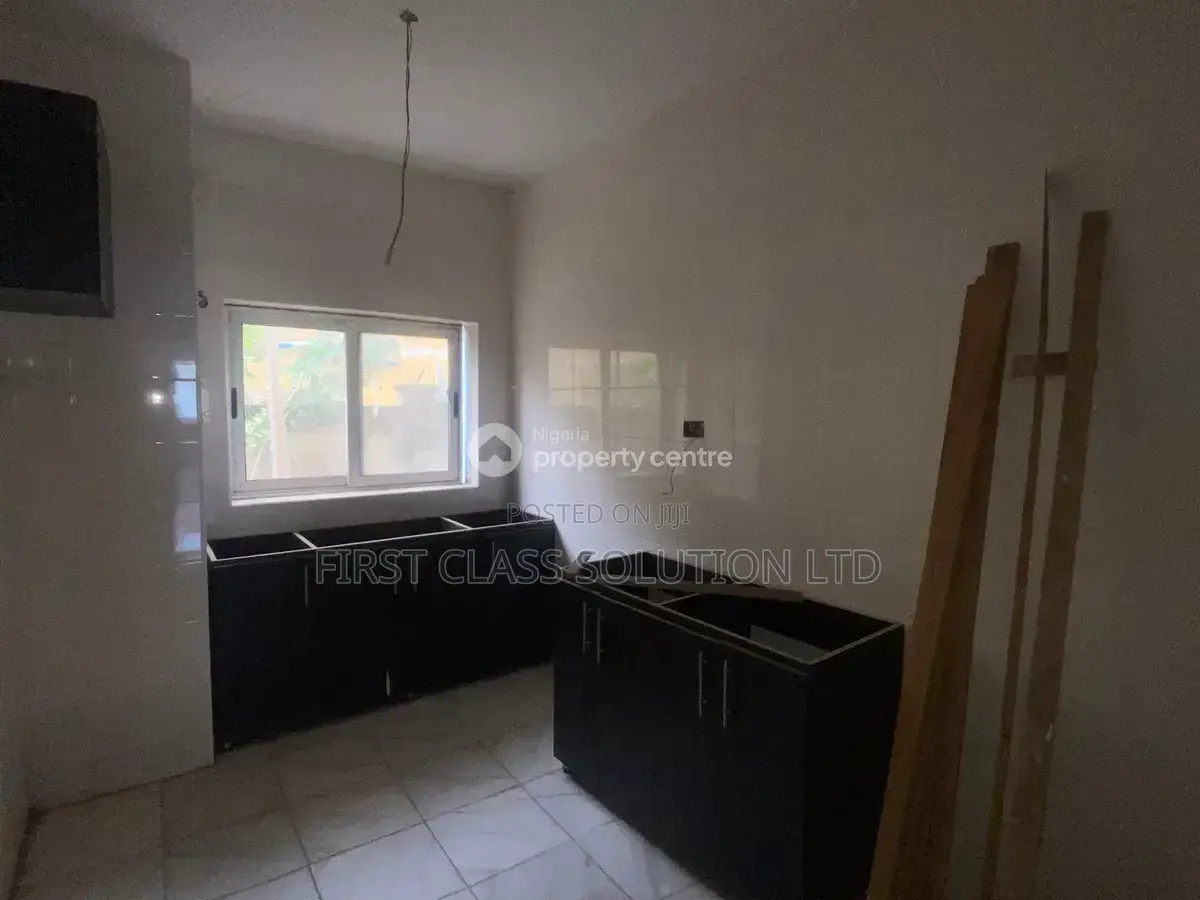 3bdrm Block of Flats in Utako for sale