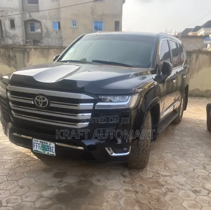 Toyota Land Cruiser 4.5 V8 VXR 2012 Black