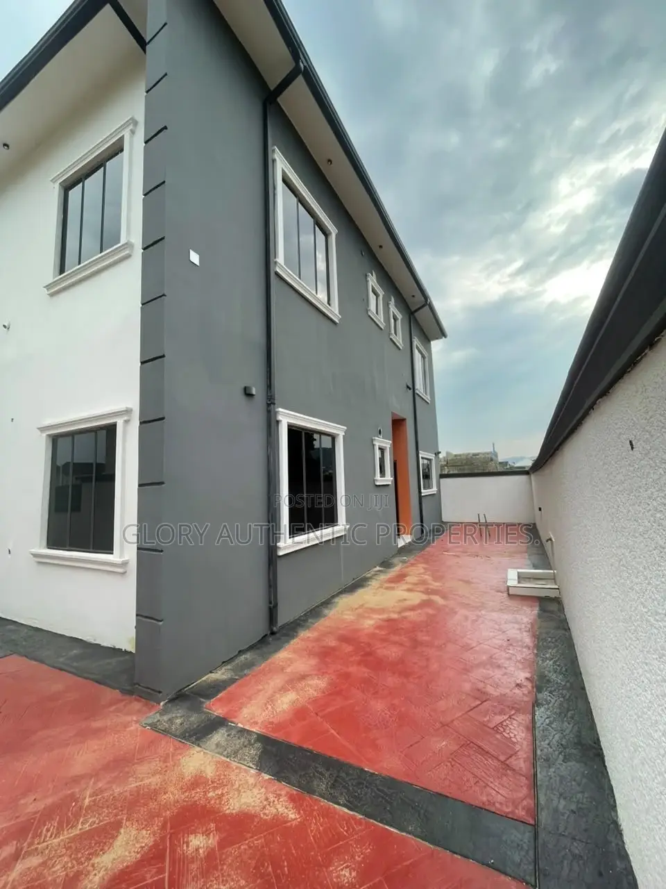 4bdrm Duplex in Dantata Estate, Kubwa for sale