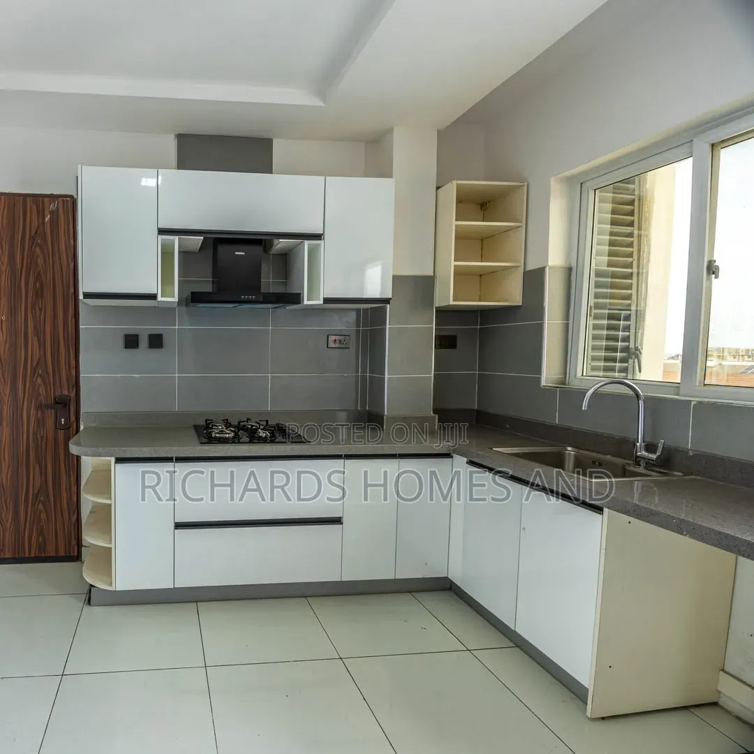 3bdrm Apartment in Ikate for sale