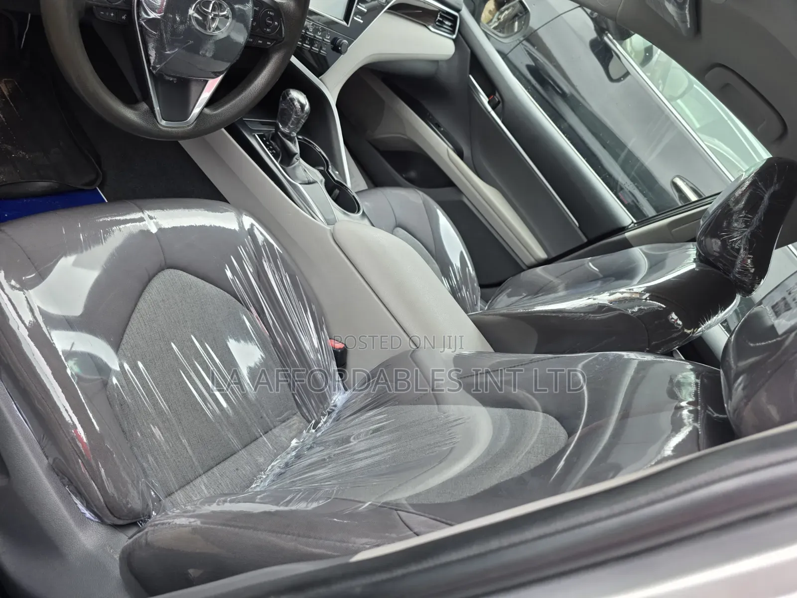 Toyota Camry SE (2.5L 4cyl 8A) 2019 Silver