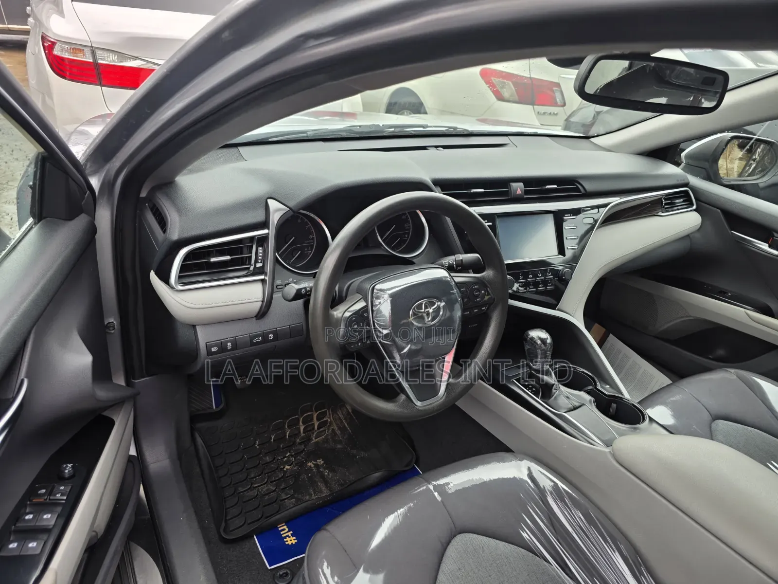 Toyota Camry SE (2.5L 4cyl 8A) 2019 Silver
