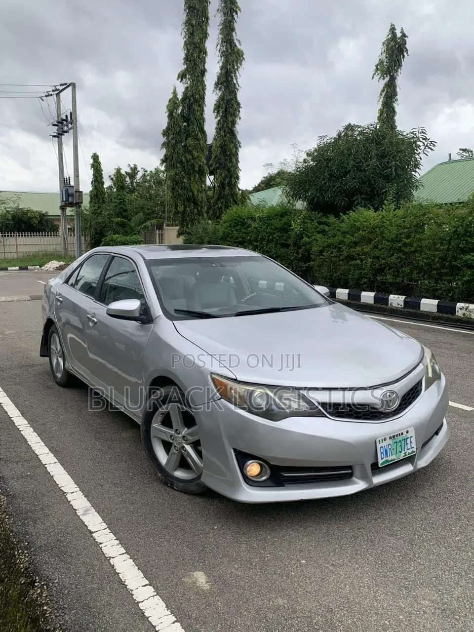 Toyota Camry XLE 4dr Sedan (2.5L 4cyl 6A) 2013 Silver