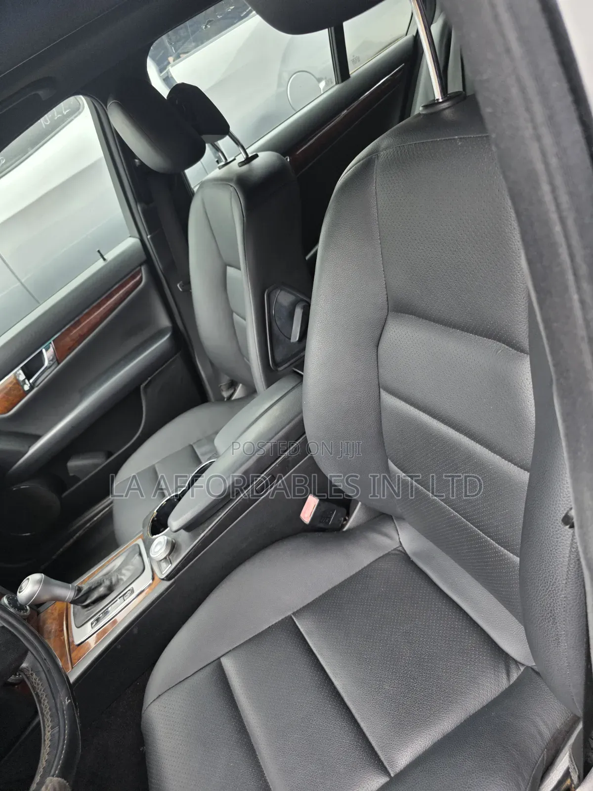 Mercedes-Benz C300 Luxury 4Matic Sedan AWD (3.0L 6cyl 7A) 2011 Black