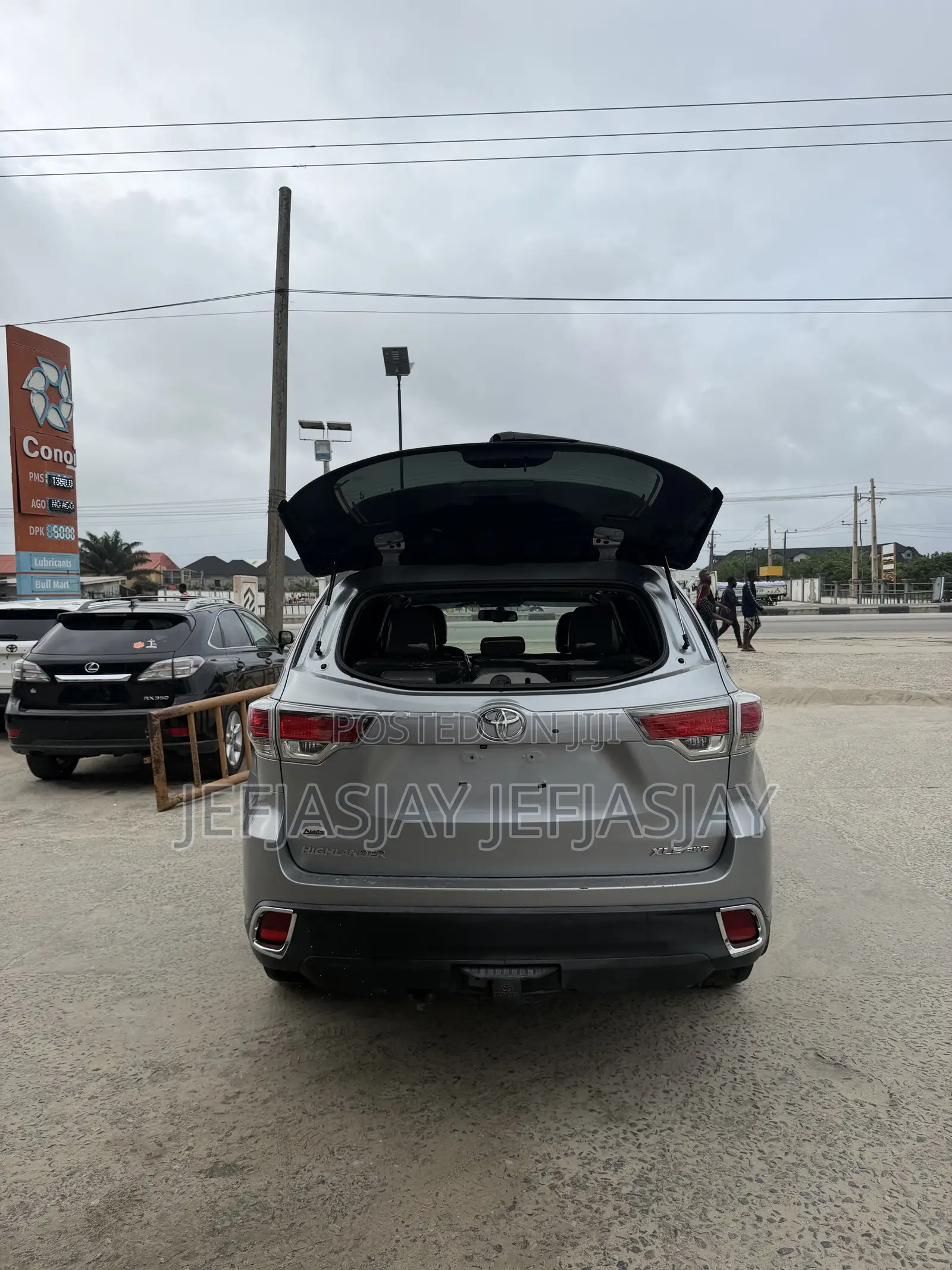 Toyota Highlander XLE 4dr SUV AWD (3.5L 6cyl 6A) 2015 Silver
