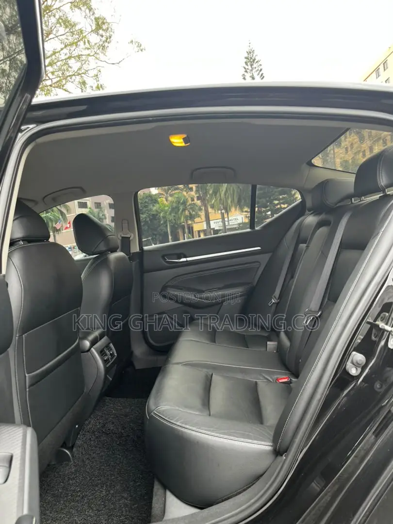 Nissan Altima 2021 Black