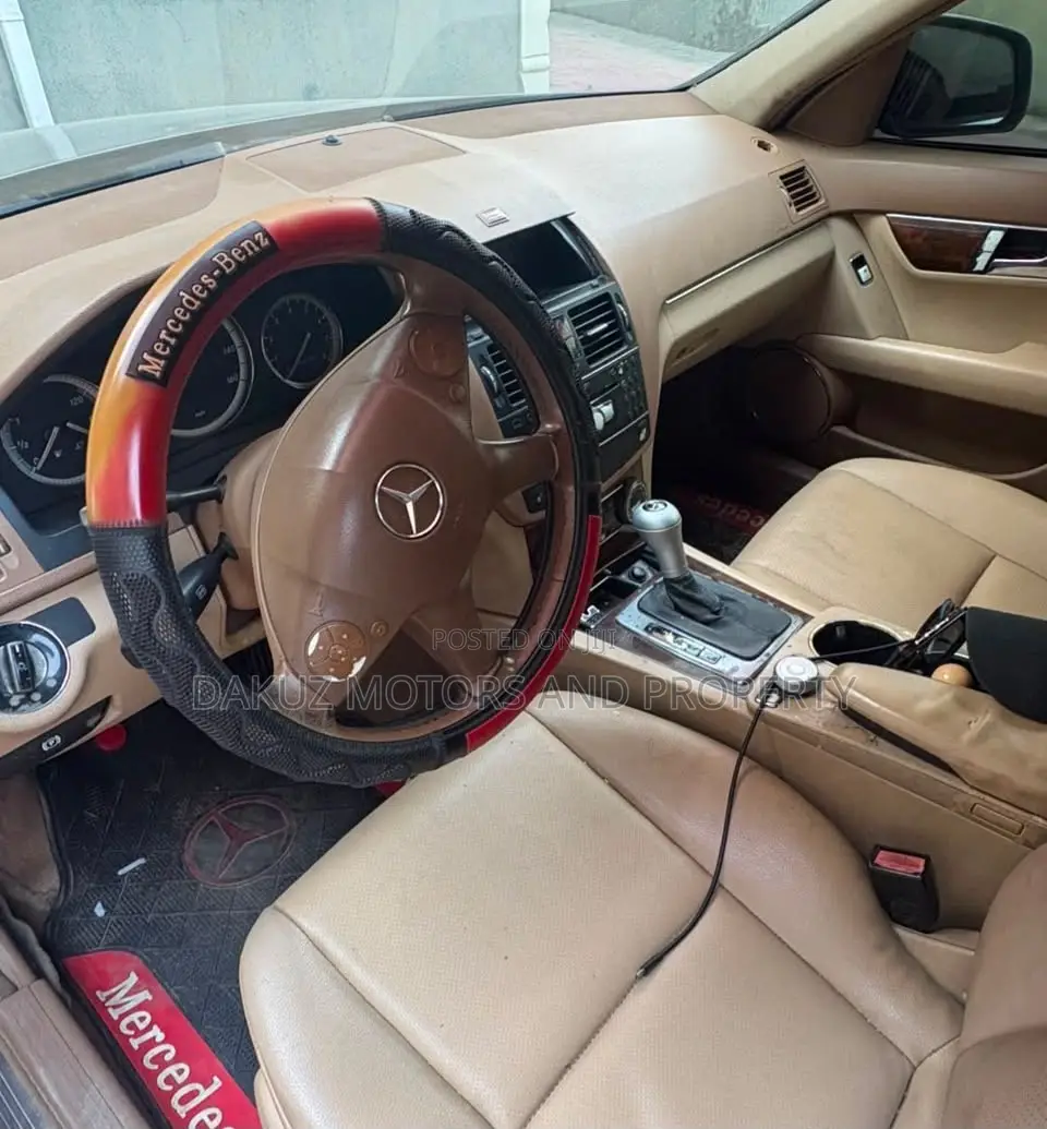 Mercedes-Benz C300 2008 Gold