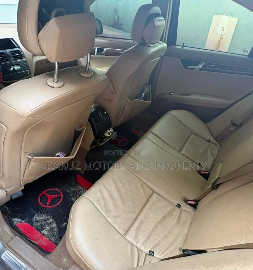 Mercedes-Benz C300 2008 Gold