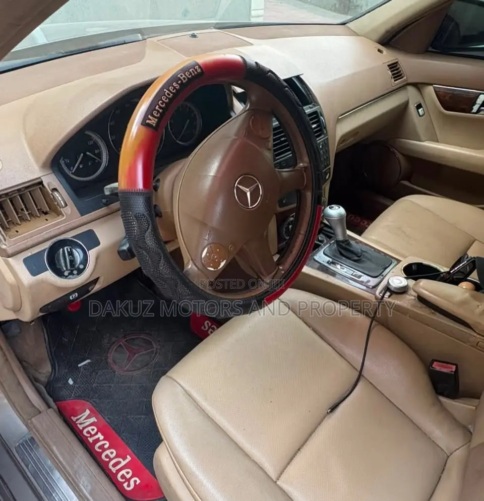 Mercedes-Benz C300 2008 Gold