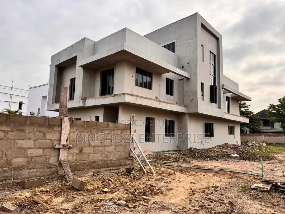 5bdrm House in Pinnock Beach Estate for sale