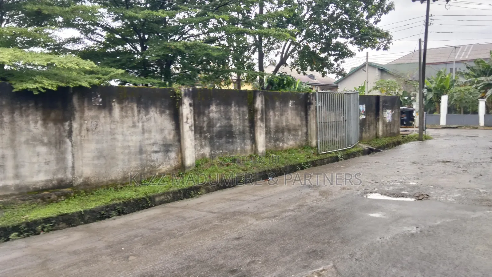 For Sale : Cofo 3 Plots at Okpara Ave. Near Abia Government House,