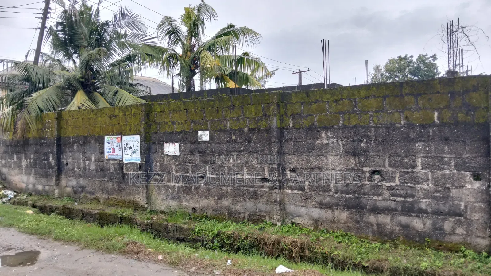 For Sale : Cofo 3 Plots at Okpara Ave. Near Abia Government House,