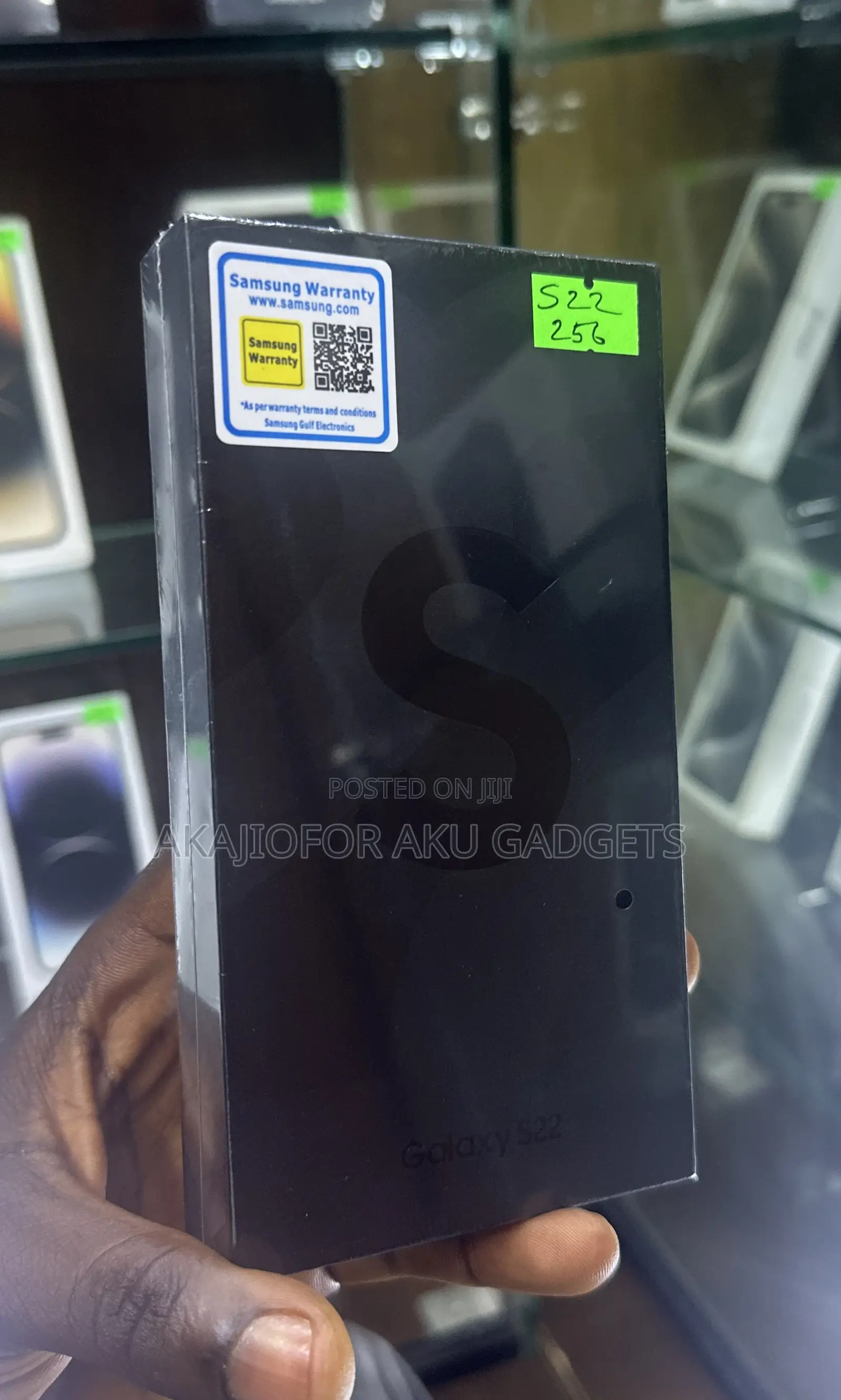 New Samsung Galaxy S22 5G 256 GB Black